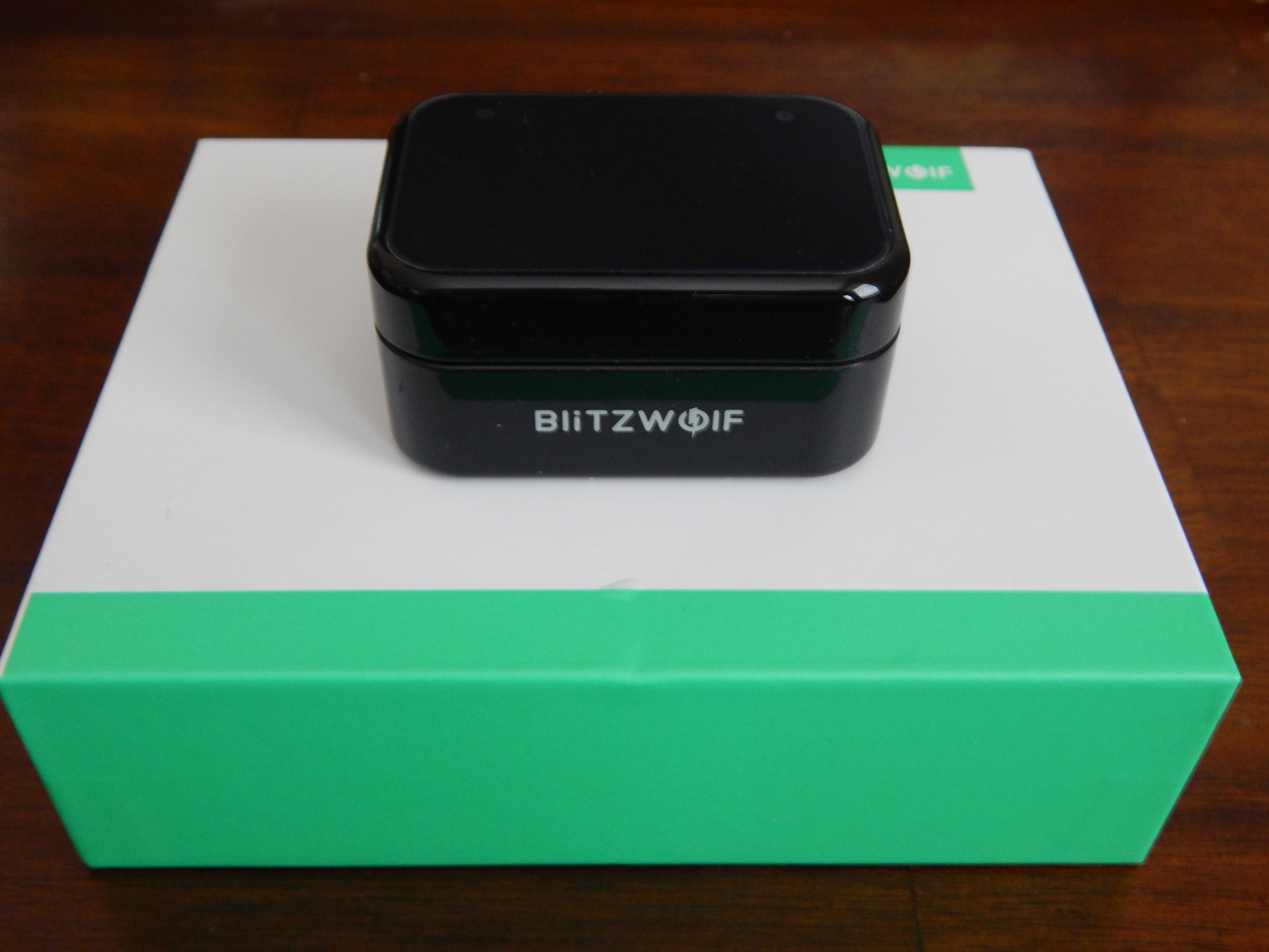 BlitzWolf BW FYE1 headphone box