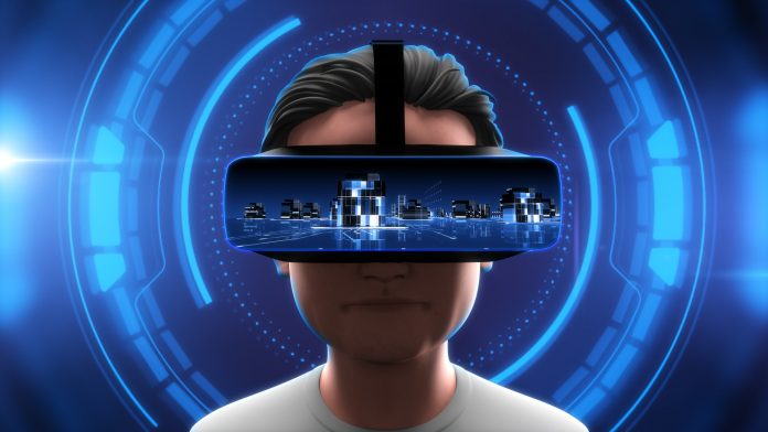 Jauno vyro, nešiojančio VR ausines, kadras iš arti, skaitmeniniame fone patiriantis 3D virtualią realybę. Su technologijomis susijusi futuristinė miestovaizdžio koncepcija. 3D atvaizdavimas.